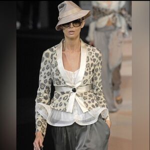 Giorgio Armani Leopard Print Satin Trim Blazer
Size: IT 42 (fits like a US 6–8